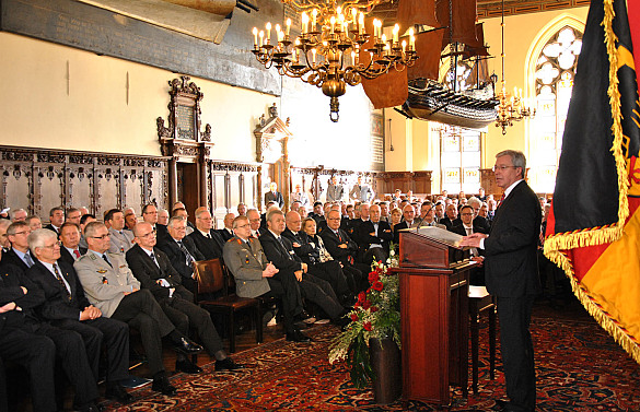 Bürgermeister Böhrnsen spricht zu den Gästen des letzten Neujahrempfangs im Bremer Rathaus in diesem Jahr
