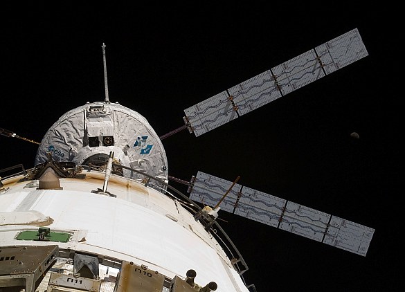 ATV Johannes Kepler beim automatischen Andocken an ISS          © NASA 2011