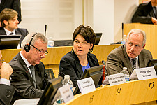 Staatsrätin Ulrike Hiller mit dem Präsidenten des Ausschusses der Regionen, Valcárcel Siso (li.)