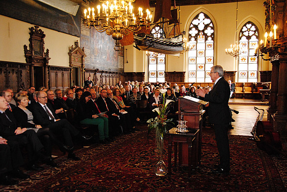 Bürgermeister Böhrnsen lobte die Arbeit der Inneren Mission