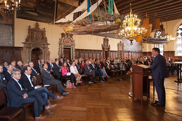 Rund 140 Gäste feierten das fünfzehnjährige Bestehen der Bremer Umweltpartnerschaft im feierlichen Ambiente des Rathauses