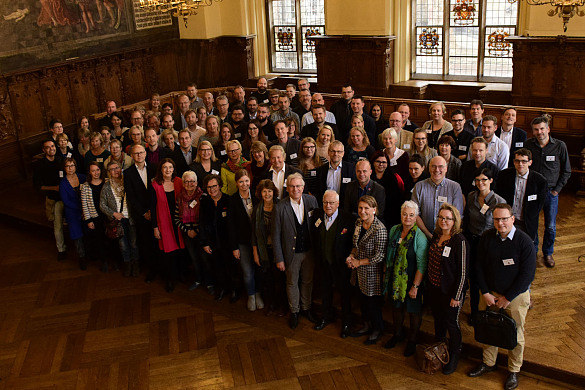 Teilnehmerinnen und Teilnehmer des Fachtreffens Groningen-Oldenburg-Bremen im Bremer Rathaus.