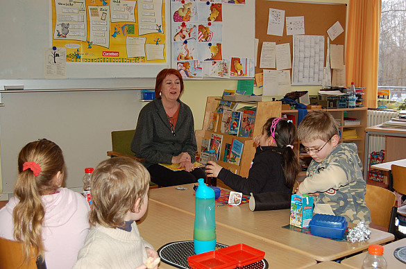 Karoline Linnert zu Besuch bei der Gazellenklasse