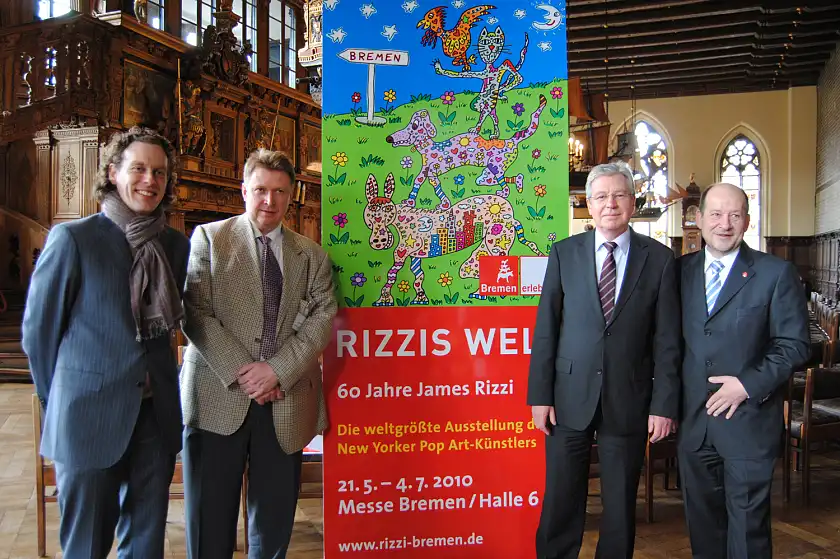 Freuen sich auf die große Werkschau von James Rizzi: Bürgermeister Jens Böhrnsen zusammen mit den Organisatoren Hans Peter Schneider (Messe Bremen, re.), Bernhard Feil (Kurator und Inhaber der größten Rizzi-Sammlung in Deutschland, 2.v.li.) sowie Bastian Langer (li.) von Popular Art aus Düsseldorf bei der Erst-Präsentation in der Oberen Rathaushalle [Foto: Senatspressestelle]