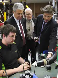 Bürgermeister Jens Böhrnsen zu Besuch bei der Firma  Rotek  (mit Rolf Treusch, Wilfried Treusch, v.r.n.l)