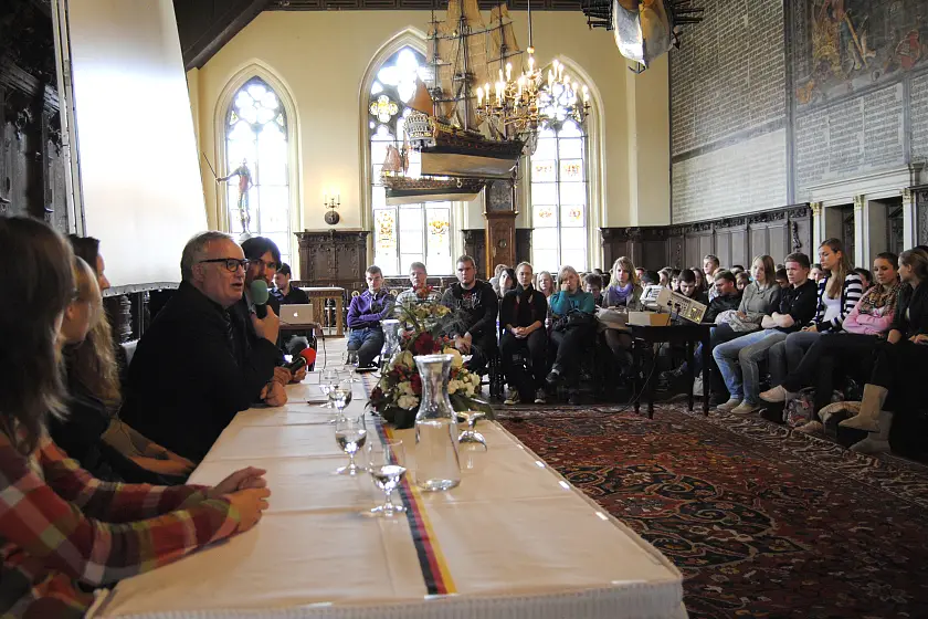 Staatsrat Henning Lühr sprach in der Oberen Halle über seine Zeit als Büroleiter des Oberbürgermeisters in Rostock