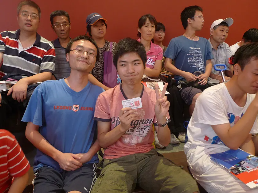 Geschafft – für die richtige Antwort gibt es eine der heiß begehrten „easy access“-Karten für den Deutschland-Pavillon auf der Expo.