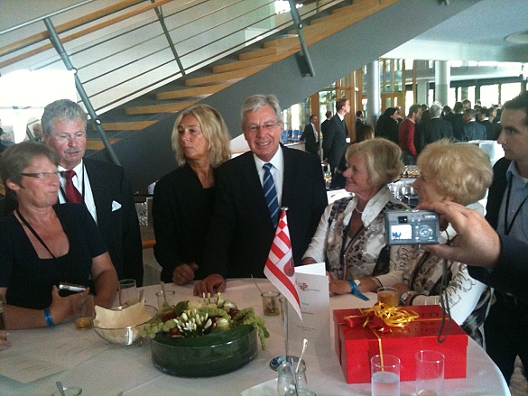 Bürgermeister Böhrnsen am Tisch der Bremen-Delegation während des Empfangs des Bundespräsidenten