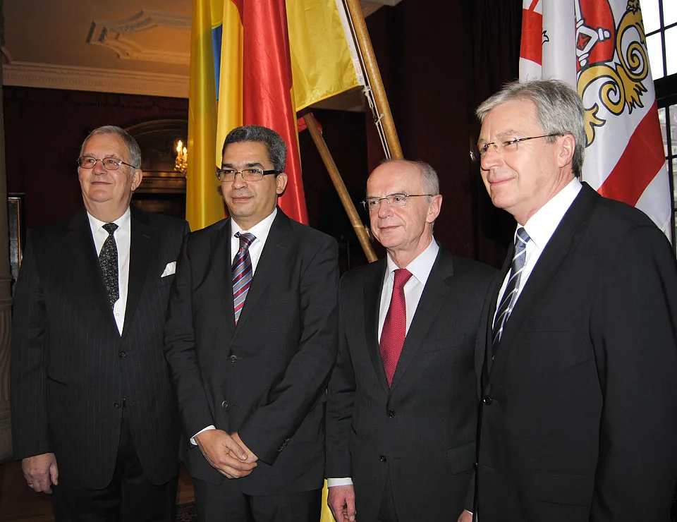 Bürgermeister Jens Böhrnsen, Bürgerschaftspräsident Christian Weber, Rafael Ramón Paz Cordones, Generalkonsul der Dominikanischen Republik und Doyen Prof. Dr. h. c. Bernd-Artin Wessels beim Empfang für das Diplomatische Korps (von rechts)