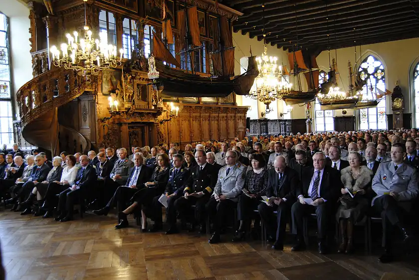 Gut besetzt: Die Obere Rathaushalle während der Feierstunde