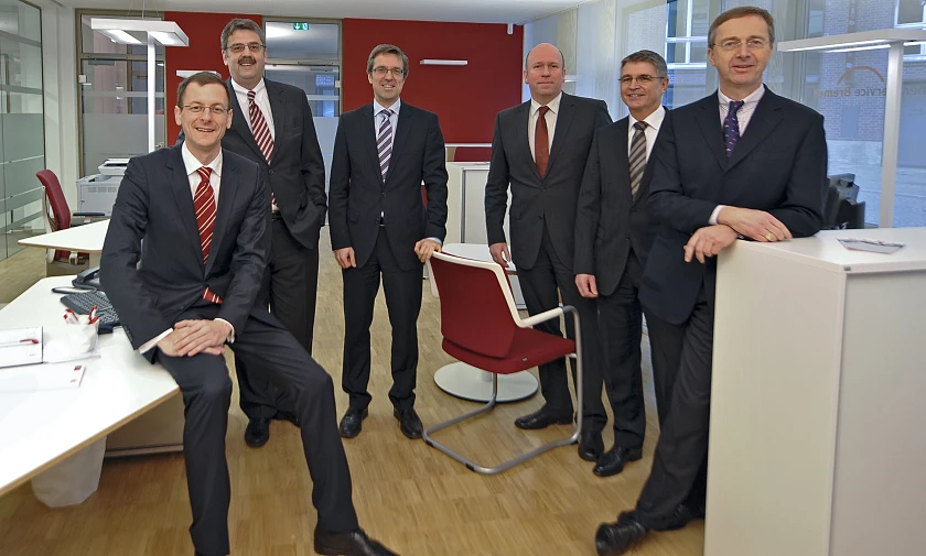 Freuen sich über den neuen Service für Unternehmen und Gründungswillige in Bremen (v.l.n.r.): Martin Günthner, Senator für Wirtschaft und Häfen, Andreas Heyer, Vorsitzender der Geschäftsführung der WFB Wirtschaftsförderung Bremen, Dr. Matthias Fonger, Hauptgeschäftsführer und I. Syndicus der Handelskammer Bremen, Harm Wurthmann, Geschäftsführer der RKW Bremen GmbH, Michael Busch, Hauptgeschäftsführer der Handwerkskammer Bremen, und Otto Lamotte, Präses der Handelskammer Bremen