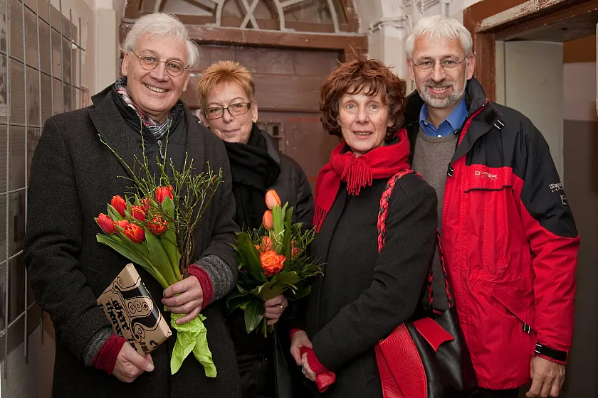 Freuen sich über den 20 0000 Besucher: Konrad Elmshäuser und Maria Meyer mit Christiane und Dirk Mittermeier aus Bremen  (v.re)