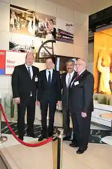 Volker Kölling, Tourismuschef Bremerhaven, Martin Günthner, Senator für Wirtschaft und Häfen, Melf Grantz, Oberbürgermeister Bremerhaven, Artur Beneken, Stadtverordnetenvorsteher Bremerhaven (von links)