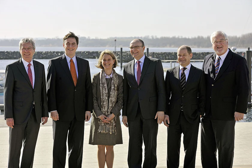 Von links nach rechts: Bremens Bürgermeister Jens Böhrnsen, Ministerpräsident David McAllister, Landrätin Birgit Hesse, Ministerpräsident Erwin Sellering, Hamburgs Erster Bürgermeister Olaf Scholz und Ministerpräsident Peter Harry Carstensen.