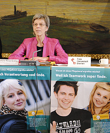 Senatorin Rosenkötter stellt die Imagekampagne „Zeig’ Deine Pflegestärken“ der Presse vor