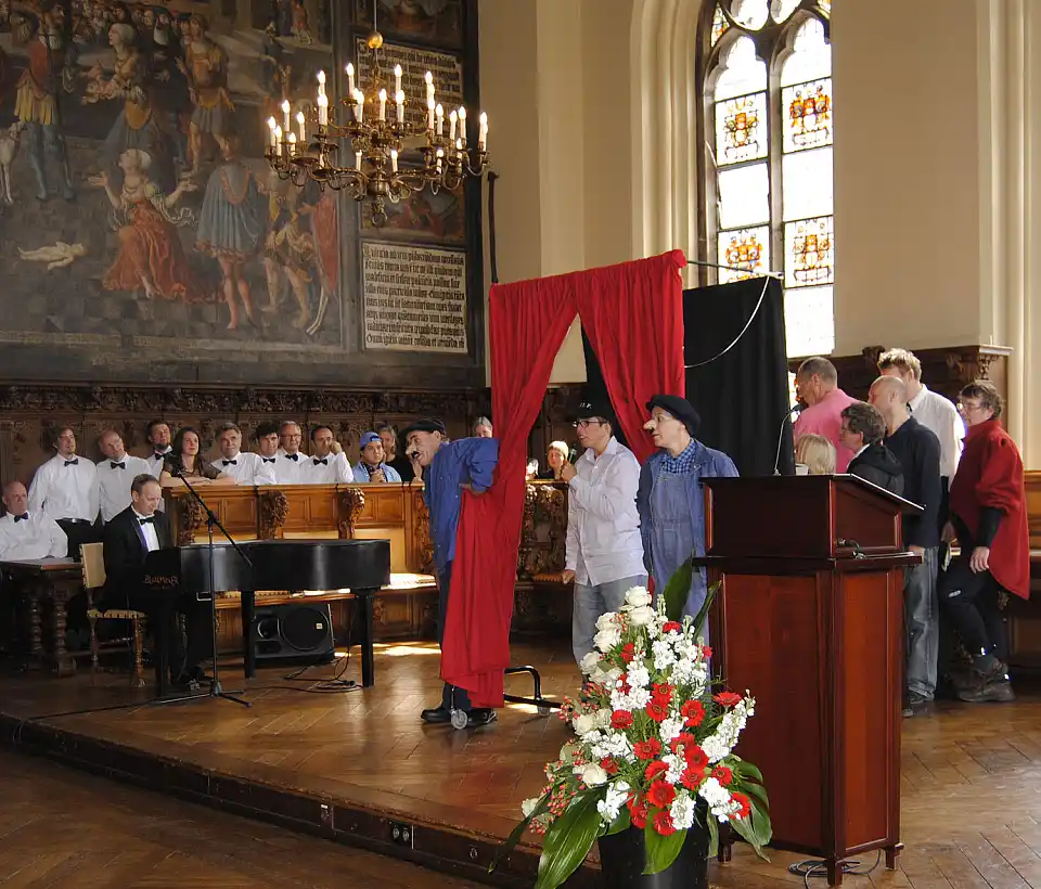 Mit ihrer kurzweiligen Darbietung bereicherten die Akteure der Blaumeier den Senatsempfang