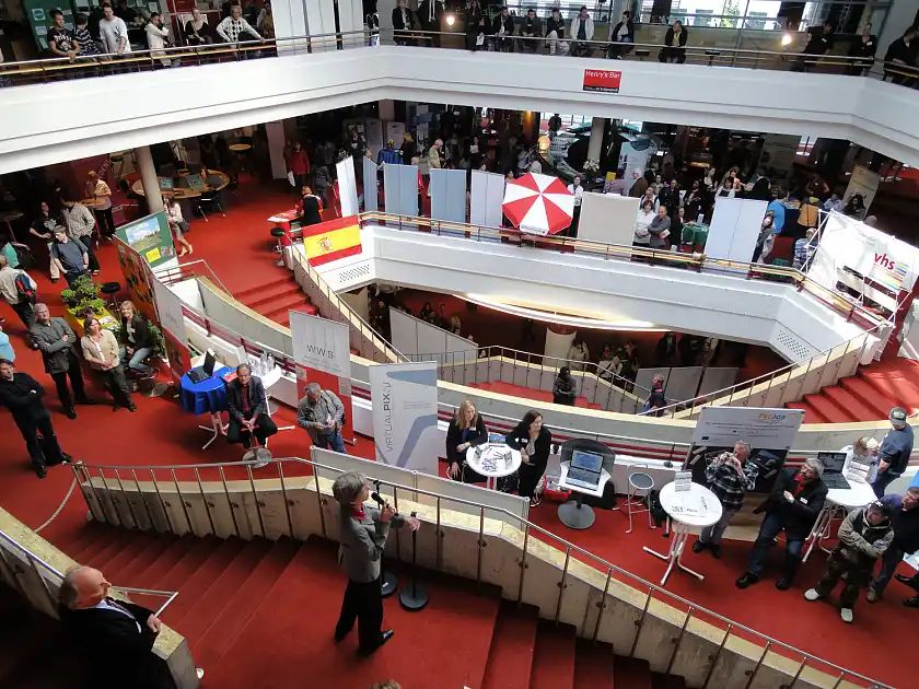 Bildung auf drei Etagen – Senatorin Rosenkötter bei der Eröffnung der ESF-Lernmesse im Bremer Musicaltheater am Richtweg