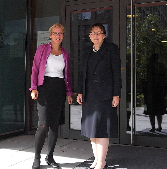 Staatsrätin Prof. Dr. Eva Quante-Brandt und Botschafterin Martine Schommer (v.l.n.r.)