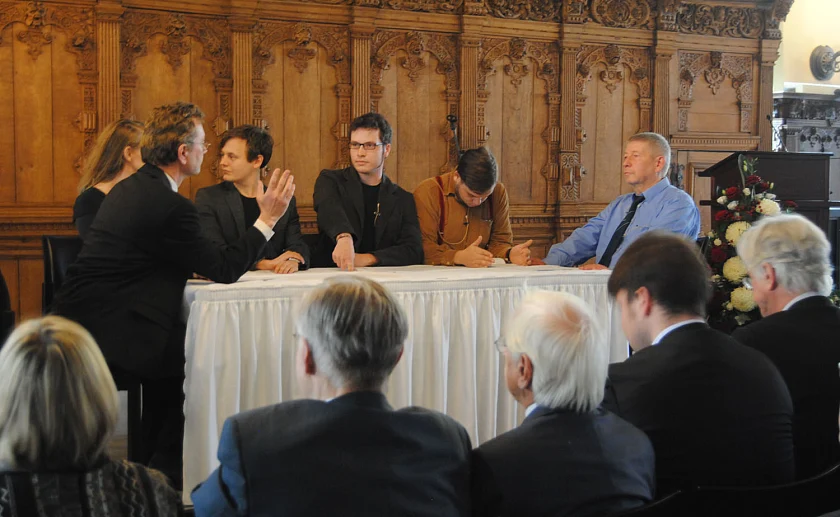 Das „Theater der Versammlung“  spielt die Sitzung des Gründungssenats der Uni Bremen aus dem Jahre 1970 nach