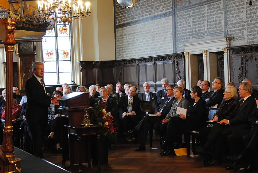 Bürgermeister Böhrnsen würdigt die Arbeit des Staatsgerichtshofes