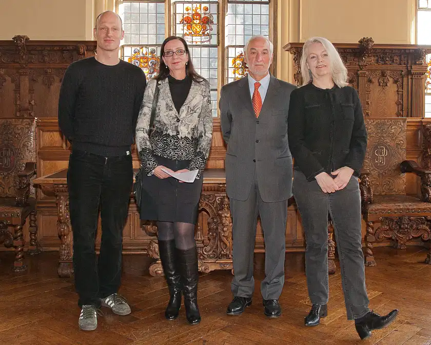 Bildtermin in der Oberen Rathaushalle: (von rechts) Marlene Streeruwitz, Michael Sieber, Kulturstaatsrätin Carmen Emigholz und  Joachim Meyerhoff