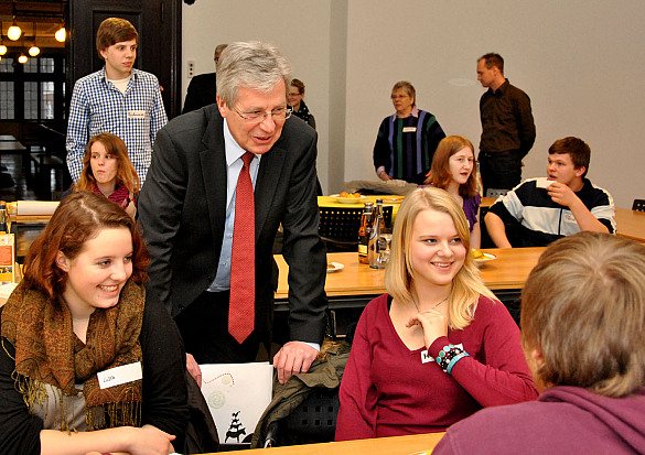 Bürgermeister Jens Böhrnsen im Gespräch mit den Jugendlichen