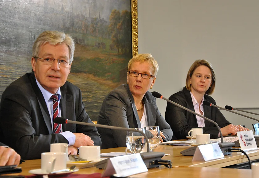 Stellten gemeinsam den neuen Entwicklungsplan Partizipation und Integration 2012 bis 2015 vor: Bürgermeister Jens Böhrnsen, Staatsrätin Eva Quante-Brandt und die Integrationsbeauftragte Silke Harth 