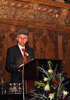 Prof. Dr. Stephan Albrecht bei seinem Festvortrag im Rathaus
