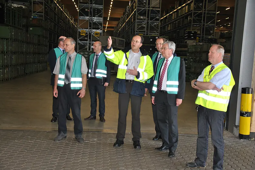 Beeindruckender Logistiker Lorel, rechts Geschäftsführer Martin Oelgemüller