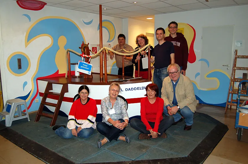 Zufriedene Gesichter bei der "Endabnahme" durch Anne Kahle-Greffrath (zweite von links) vom Klinikum Bremen-Nord