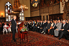 Bürgermeister Jens Böhrnsen begrüßte anlässlich des Senatsempfangs zum Ende des Ramadan mehr als 250 Gäste in der Oberen Rathaushalle.