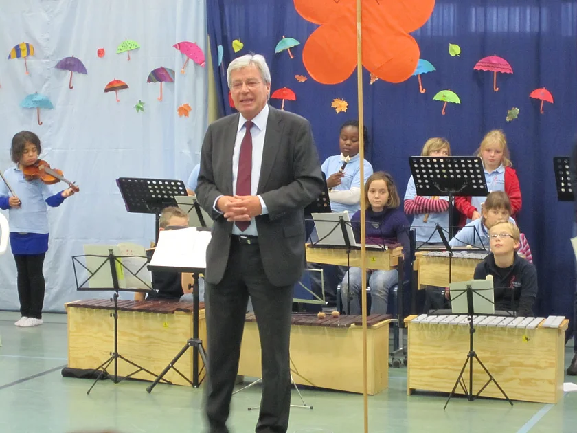 Bürgermeister Böhrnsen bei der Eröffnung des Stadtteilorchesters Oslebshausen