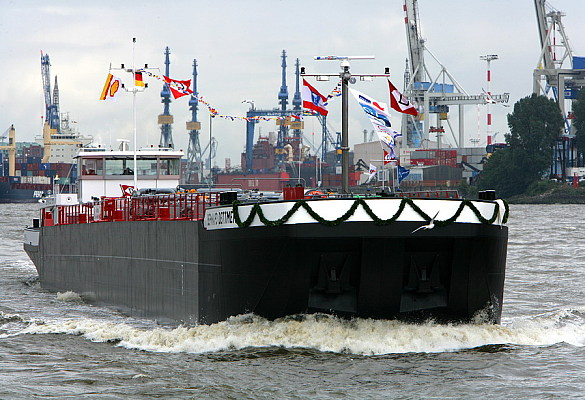 Doppelhüllentanker Bernhard Dettmer im Hamburger Hafen 2008