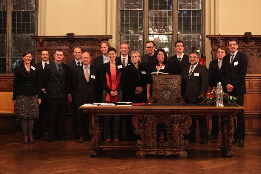 Die Netzwerkpartner des European Business Support Network nach der Vertragsunterzeichnung