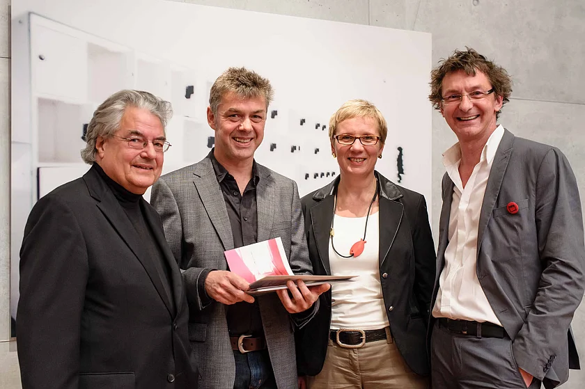Ausstellungseröffnung in der Bremer Landesvertretung in Berlin mit Klaus Honnef, Olaf Schlote, Staatsrätin Prof. Dr. Eva Quante-Brandt und Weserburgdirektor Carsten Ahrens (v.l.n.r.)