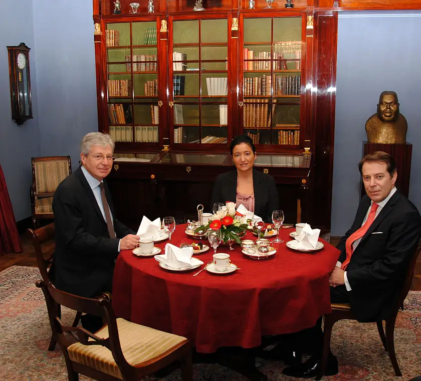 (v.l.n.r.): Bürgermeister Böhrnsen, Honorarkonsulin Yasemin Vierkötter und Generalkonsul der Republik Türkei, Tunca Özçuhadar