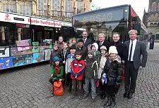 Kinder sorgen mit kunstvollen Bussen für eine "bunte Nachbarschaft"