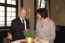 Peter Kallmann und Senatorin Linnert
