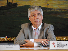 Gesundheitssenator Dr. Hermann Schulte-Sasse