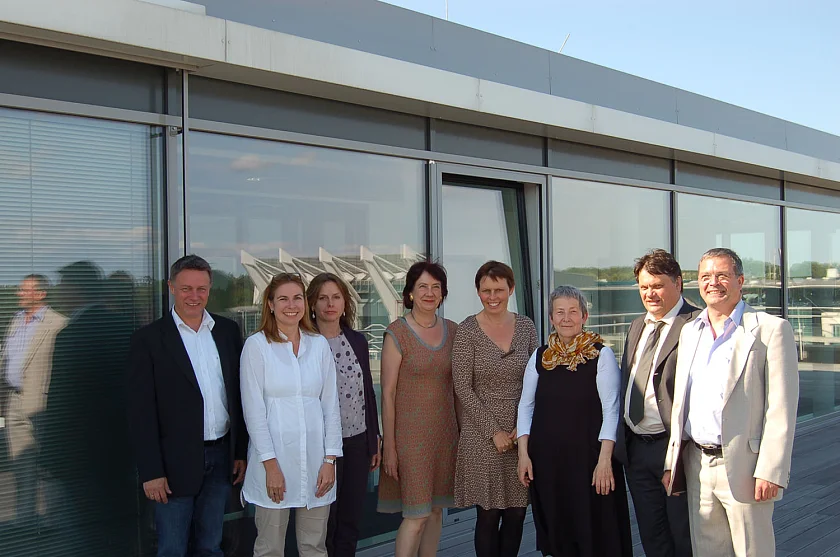 Gruppenfoto beim Besuch der Finanzsenatorin