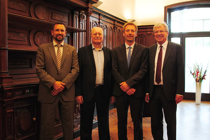 Amtseinführung in der Landeszentrale für politische Bildung: Sebastian Ellinghaus, Herbert Wulfekuhl, Dr. Thomas Köcher und Bürgermeister Jens Böhrnsen (v.l.) 