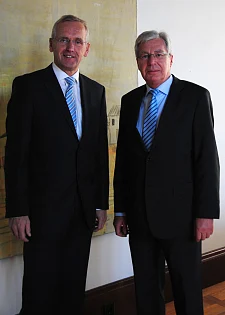 Bürgermeister Jens Böhrnsen und der neue vwd-Direktor Heiner Pott