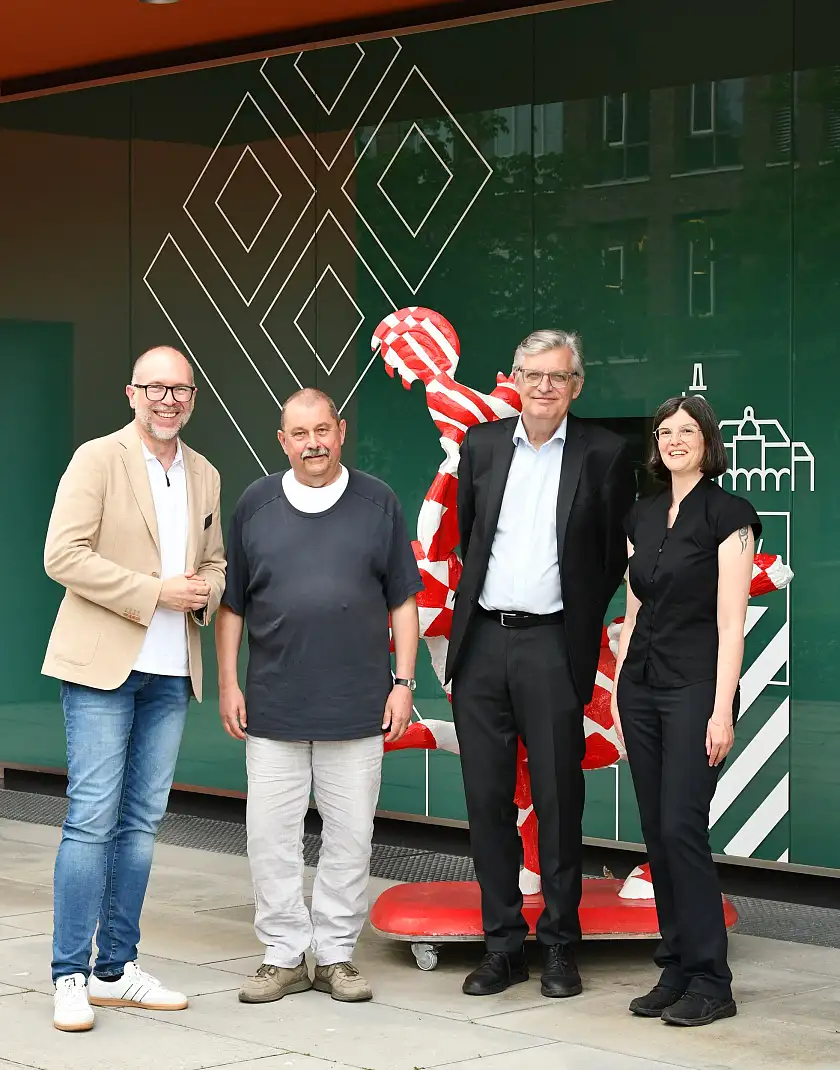 von links: Dienststellenleiter Frank Hanf, Literaturpreisträger Wilhelm Bartsch, Dr. Lothar Müller Literaturkritiker und Autor, Lucia Werder Vorstandsmitglied und Geschäftsführerin der Rudolf-Alexander-Schröder-Stiftung.