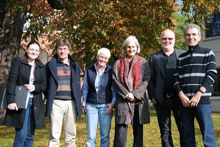 Das Team der GBE: (v. l.) Frau Rutter (studentische Hilfskraft), Herr Dr. Tempel (Leitung), Frau Dr. Horstkotte, Frau Jung, Herr Schmidt, Herr Becker (wissenschaftliche Mitarbeiter/innen)