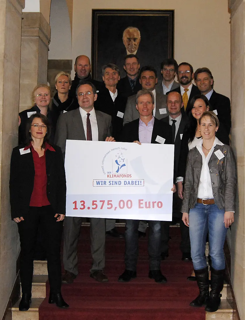 Senator Loske (4.v.l.) mit den Akteuren des Klimafonds