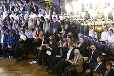 Die feierliche Übergabe der Medaillen in der Oberen Rathaushalle mit Senatorin Anga Stahmann