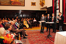 Im Gespräch: (von links) David Koopmann, Hermann Schünemann, Dr. Stefan Offenhäuser und Dirk Böhling