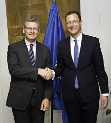 EU-Kommissar László Andor und Senator Martin Günthner