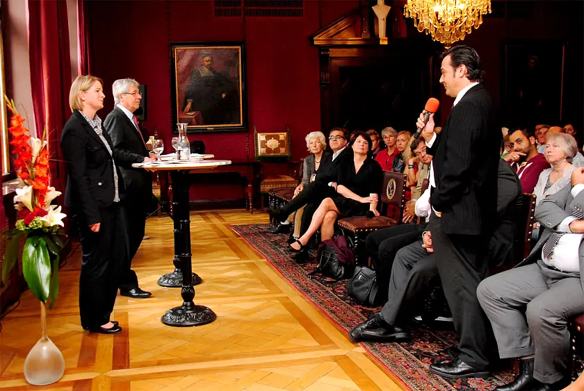 Lebhafte Debatte im Kaminsaal über den Stand der Integration