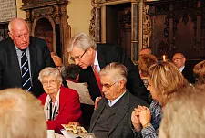 Besondere Gäste bei der Feier: Christine und Hans Koschnick 